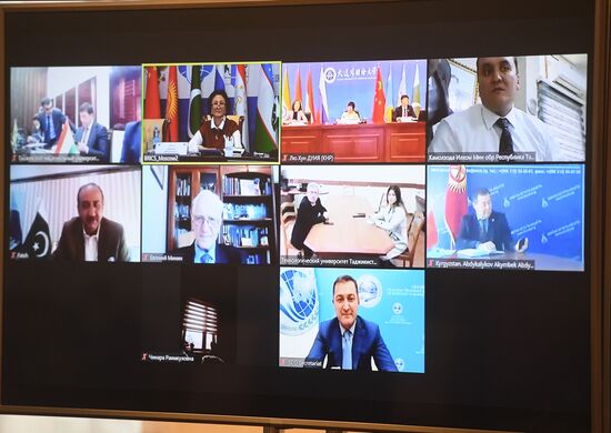 XIII Неделя образования государств  членов ШОС "Образование без границ". День первый