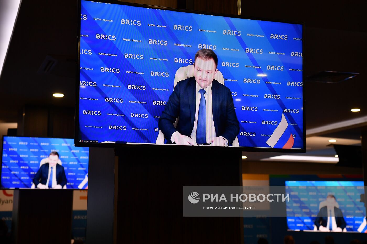 Молодежный саммит БРИКС. Встреча министров и руководителей ведомств стран БРИКС, курирующих молодежную политику. День третий Молодежный саммит БРИКС. Встреча министров и руководителей ведомств стран БРИКС, курирующих молодежную политику. День третий