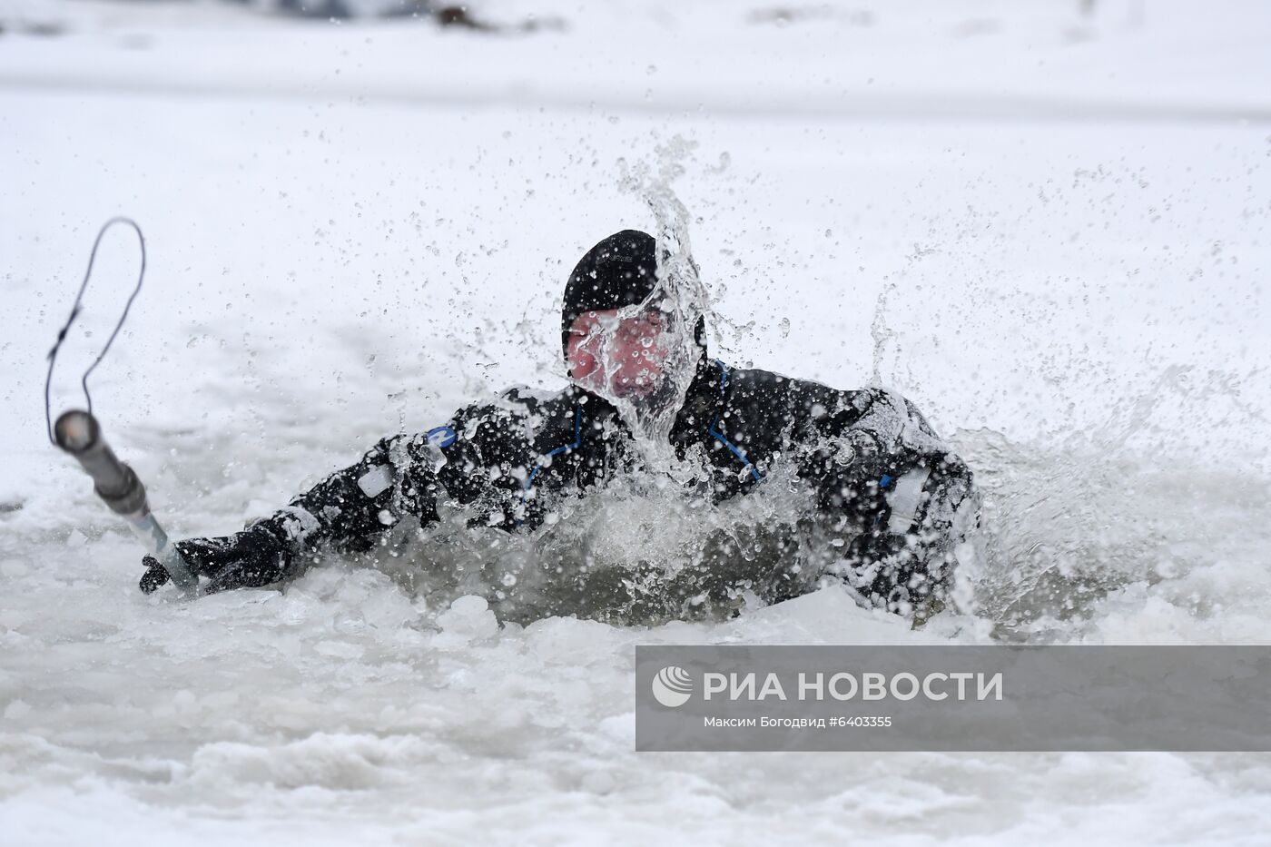 Мастер-класс по оказанию помощи провалившемуся под лед
