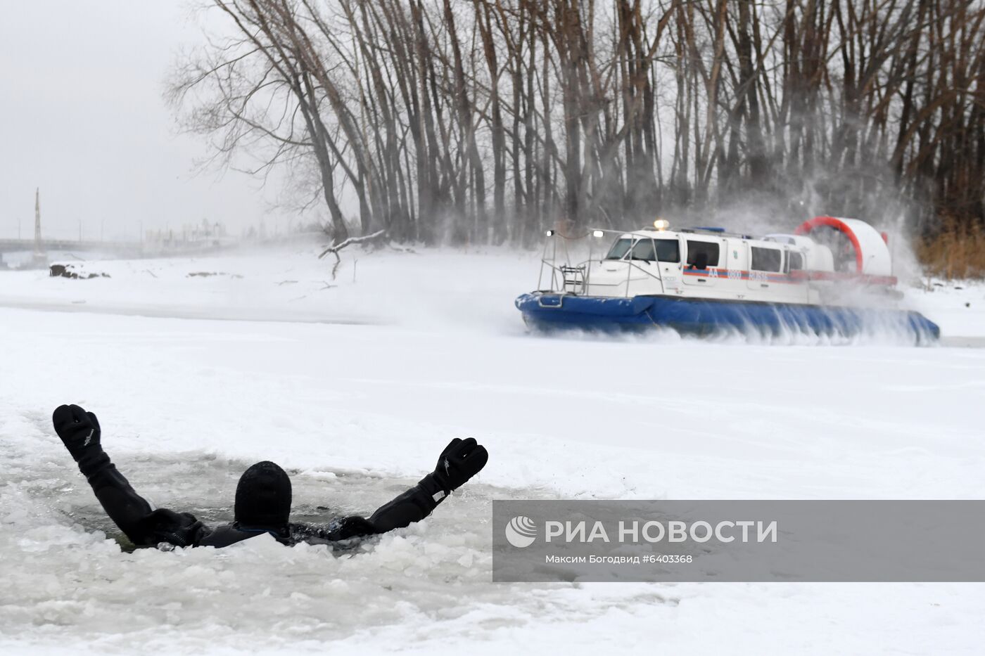 Мастер-класс по оказанию помощи провалившемуся под лед