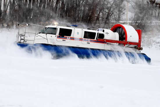 Мастер-класс по оказанию помощи провалившемуся под лед