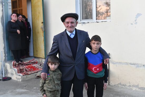 Семья беженцев из Лачинского района, живущая в Азербайджане