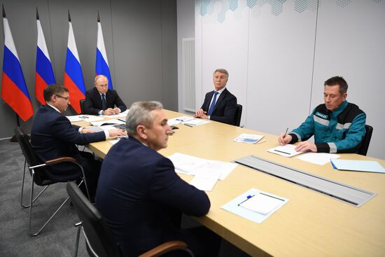 Рабочая поездка президента РФ В. Путина в Тюменскую область