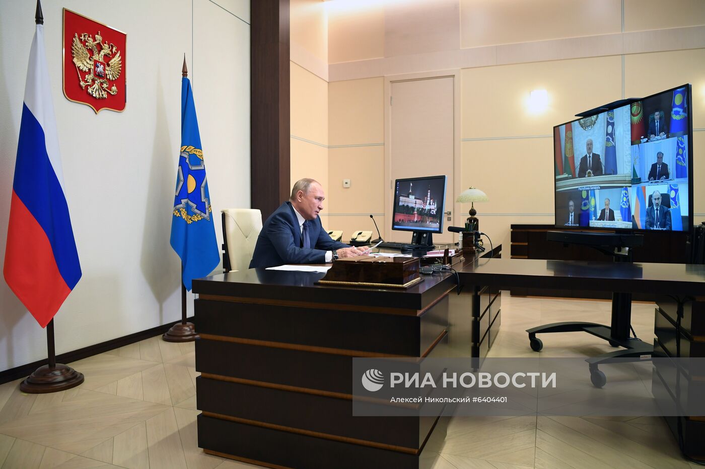 Президент РФ В. Путин провел сессию Совета коллективной безопасности ОДКБ