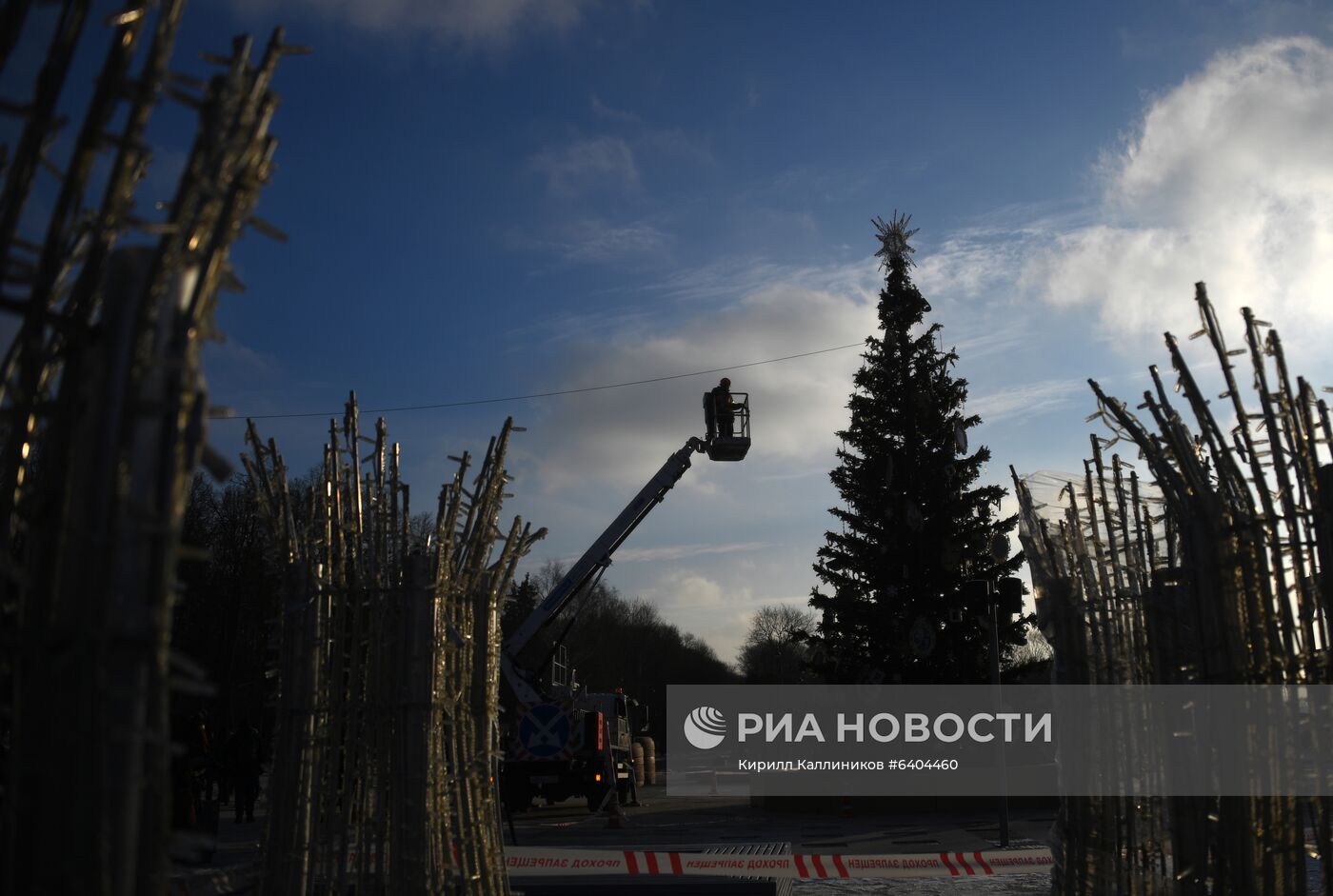 Монтаж новогодних конструкций в Москве