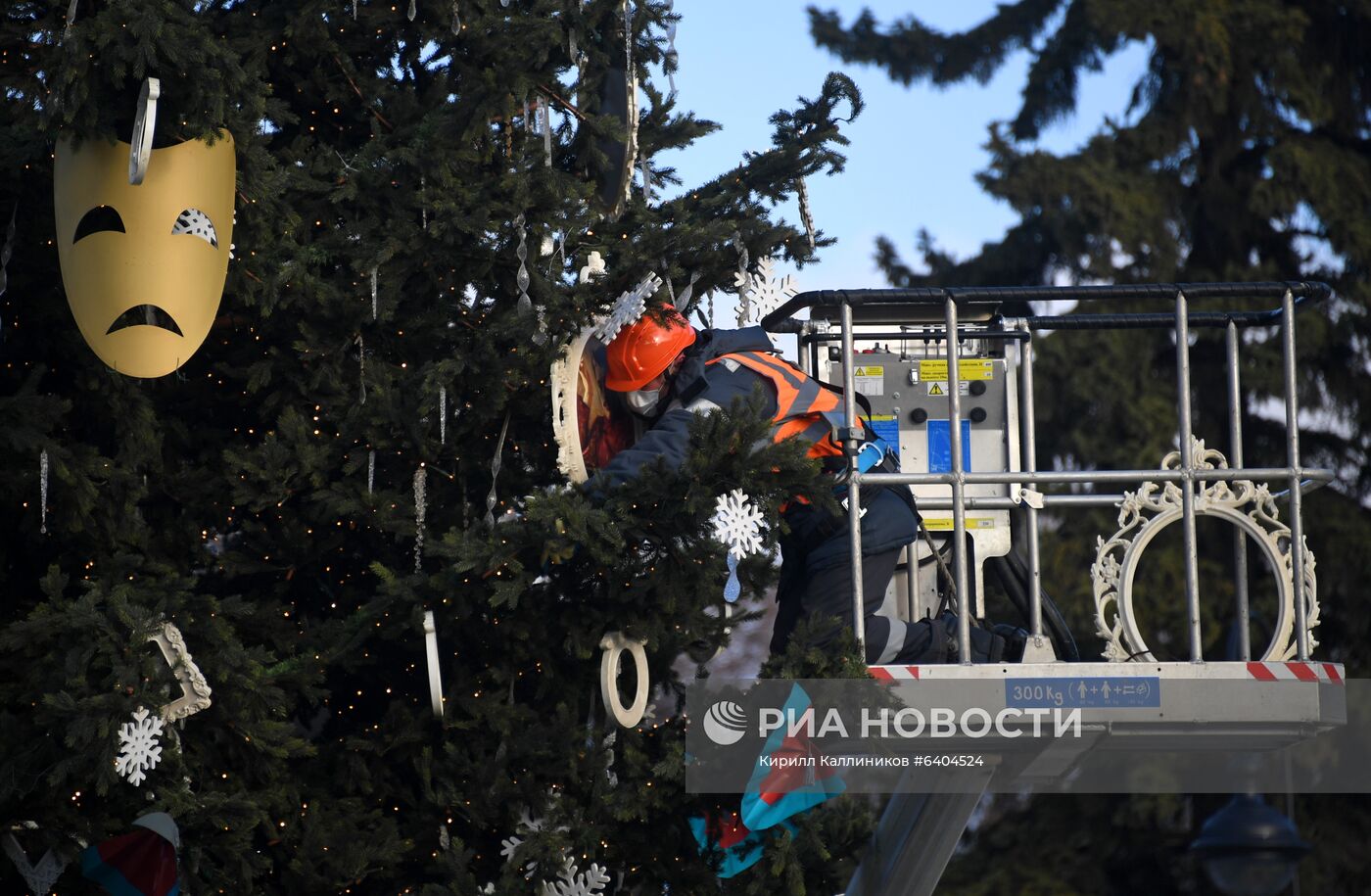 Монтаж новогодних конструкций в Москве