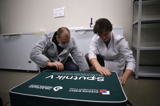 Отправка вакцины Sputnik V от COVID-19 за границу