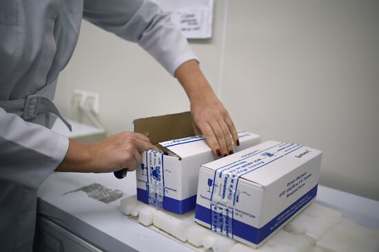 Отправка вакцины Sputnik V от COVID-19 за границу