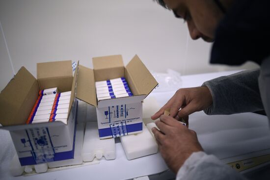 Отправка вакцины Sputnik V от COVID-19 за границу