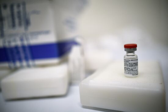 Отправка вакцины Sputnik V от COVID-19 за границу