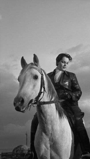 Актриса Элина Быстрицкая