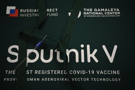 Отправка вакцины Sputnik V от COVID-19 за границу