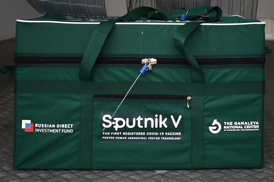Отправка вакцины Sputnik V от COVID-19 за границу