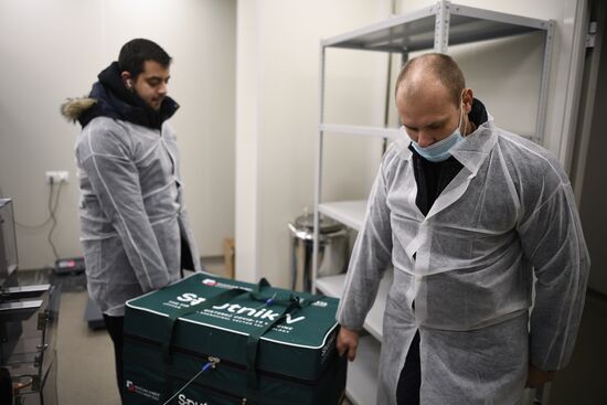 Отправка вакцины Sputnik V от COVID-19 за границу