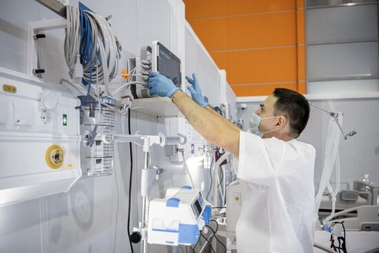 Открытие реанимационного отделения коронавирусного госпиталя на ВДНХ