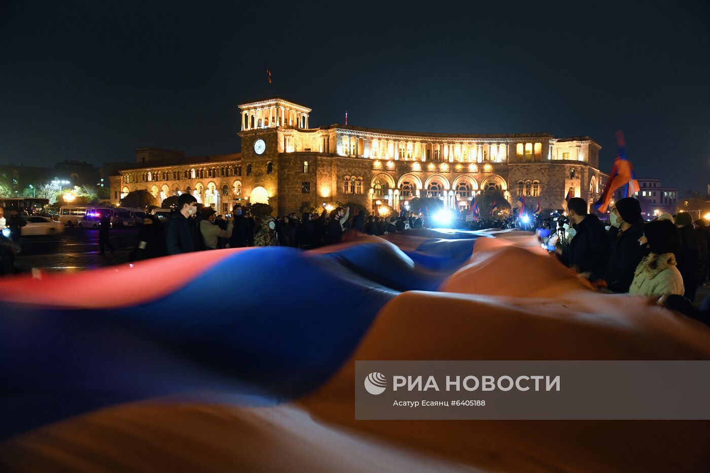 Акция с требованием отставки Н. Пашиняна в Ереване