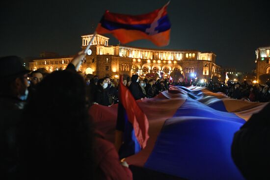 Акция с требованием отставки Н. Пашиняна в Ереване