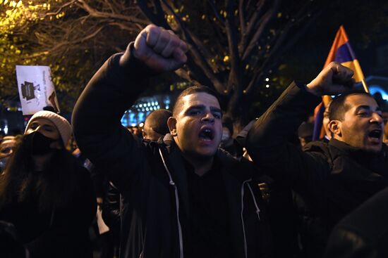 Акция с требованием отставки Н. Пашиняна в Ереване