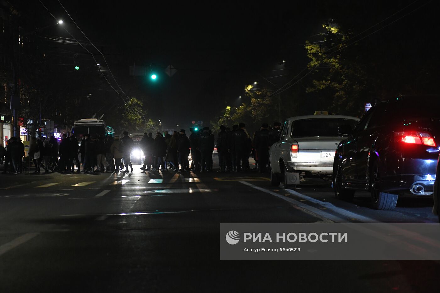 Акция с требованием отставки Н. Пашиняна в Ереване