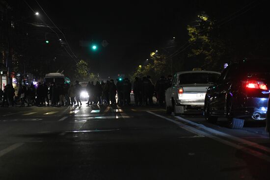 Акция с требованием отставки Н. Пашиняна в Ереване