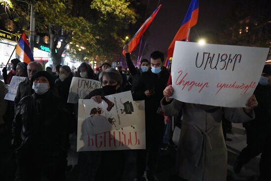 Акция с требованием отставки Н. Пашиняна в Ереване