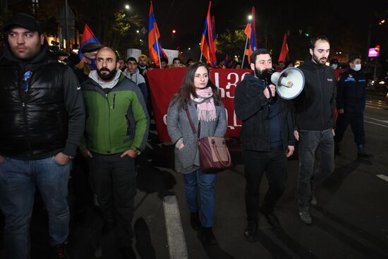 Акция с требованием отставки Н. Пашиняна в Ереване