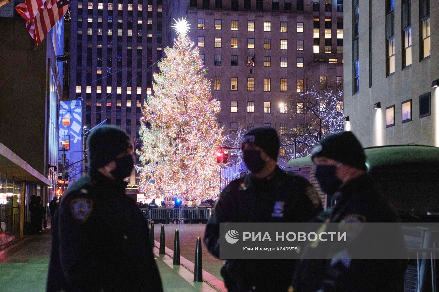 Зажжение огней на главной рождественской ели Нью-Йорка