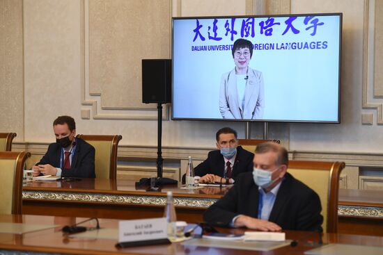 Международная научно-практическая конференция "Университет ШОС: Глобальные вызовы и возможности устойчивого развития до 2030 года". День первый