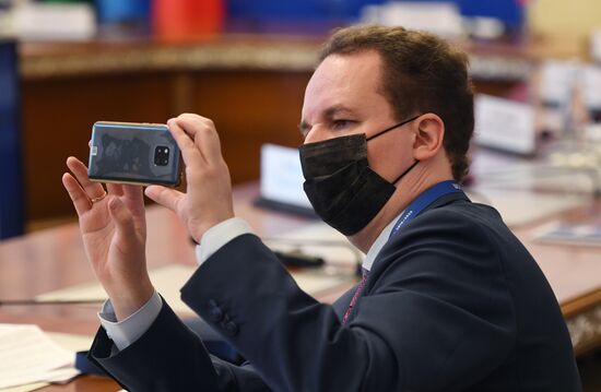 Международная научно-практическая конференция "Университет ШОС: Глобальные вызовы и возможности устойчивого развития до 2030 года". День первый