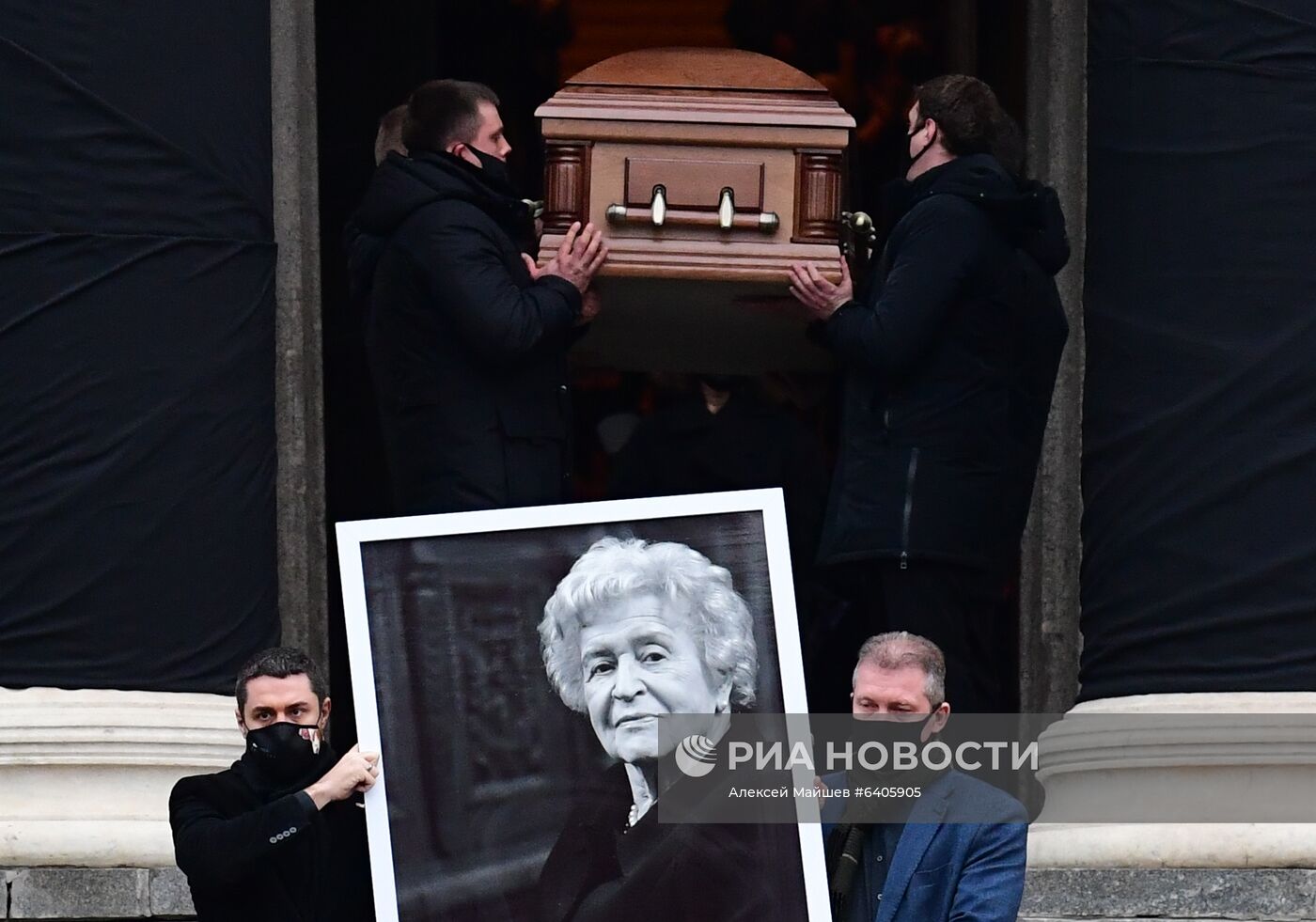 Прощание с Ириной Антоновой