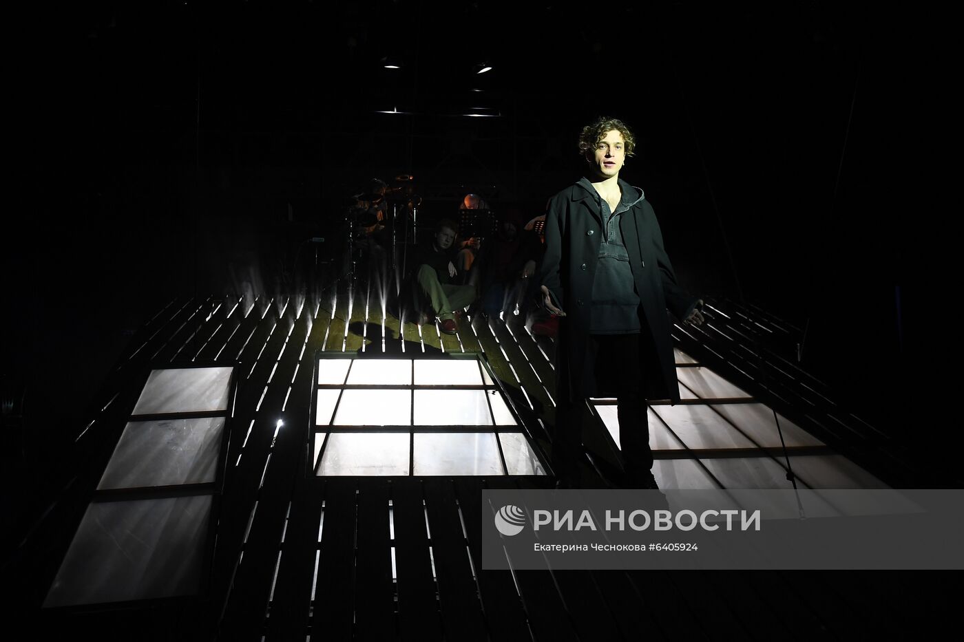 Спектакль "#ОСТОРОЖНОБАСНИ" в театре Et Cetera