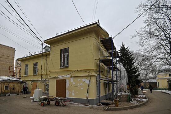 Ремонт самого старого деревянного дома Москвы 