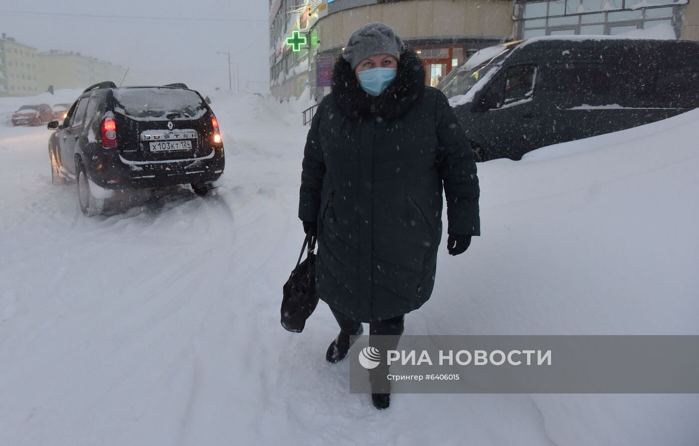 Снегопад в Норильске