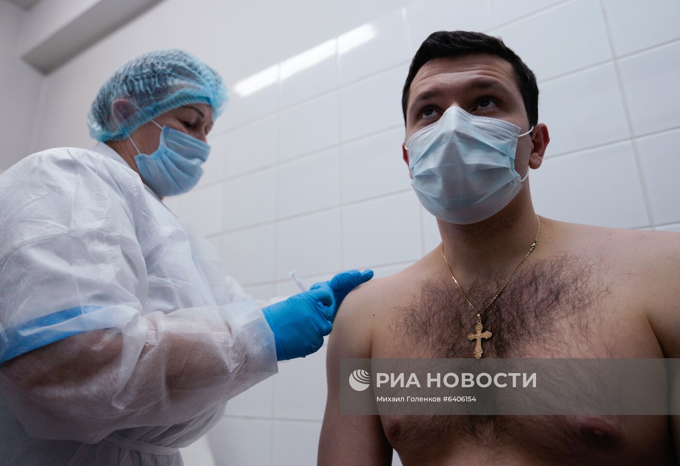 Губернатор Калининградской области А. Алиханов стал добровольцем на испытаниях вакцины "ЭпиВакКорона"