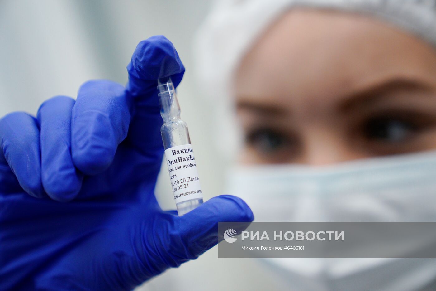 Губернатор Калининградской области А. Алиханов стал добровольцем на испытаниях вакцины "ЭпиВакКорона"
