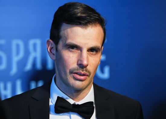 Премьера фильма "Серебряные коньки"