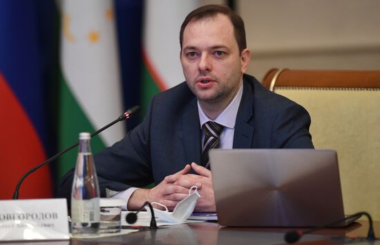 Международная научно-практическая конференция "Университет ШОС: Глобальные вызовы и возможности устойчивого развития до 2030 года". День второй