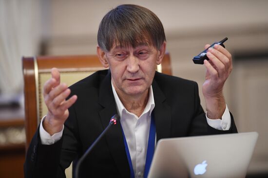 Международная научно-практическая конференция "Университет ШОС: Глобальные вызовы и возможности устойчивого развития до 2030 года". День второй