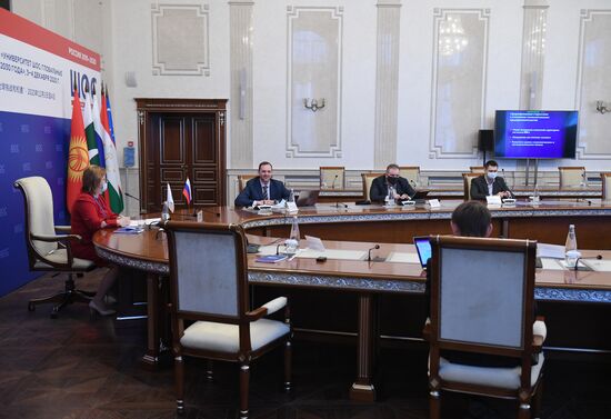 Международная научно-практическая конференция "Университет ШОС: Глобальные вызовы и возможности устойчивого развития до 2030 года". День второй