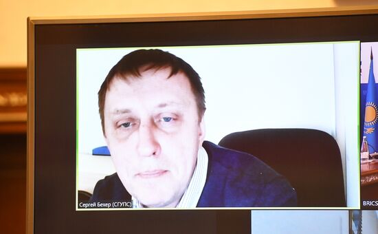 Международная научно-практическая конференция "Университет ШОС: Глобальные вызовы и возможности устойчивого развития до 2030 года". День второй