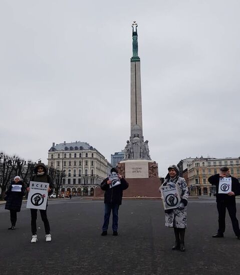 Пикет в поддержку российских журналистов в Риге