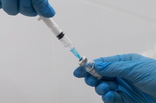 Работа прививочного пункта по вакцинации от COVID-19