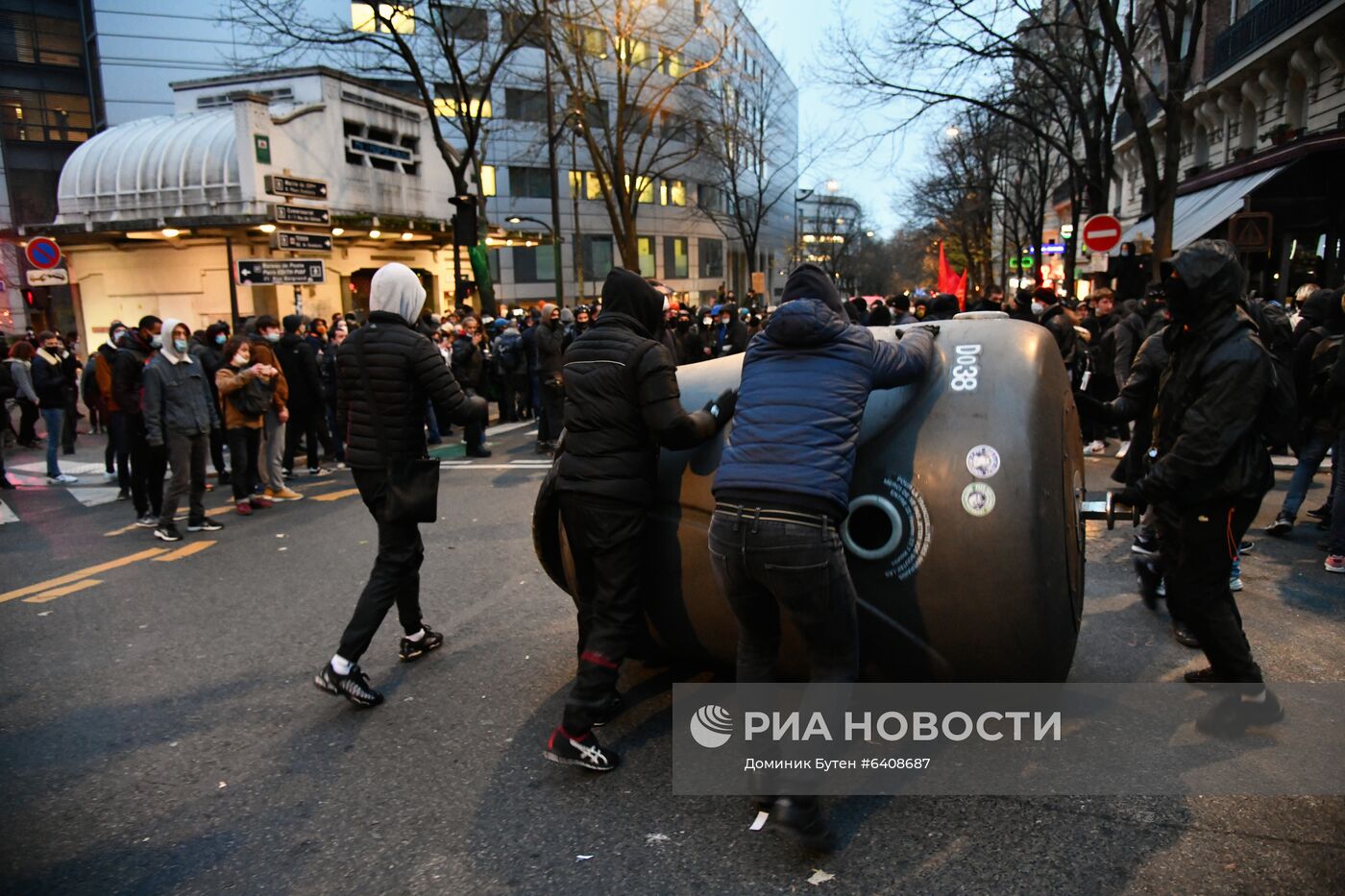 Протесты в Париже