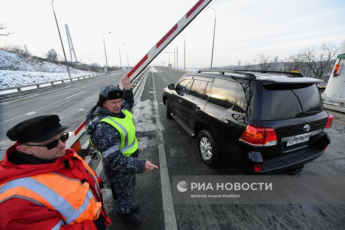 Открытие моста на остров Русский 