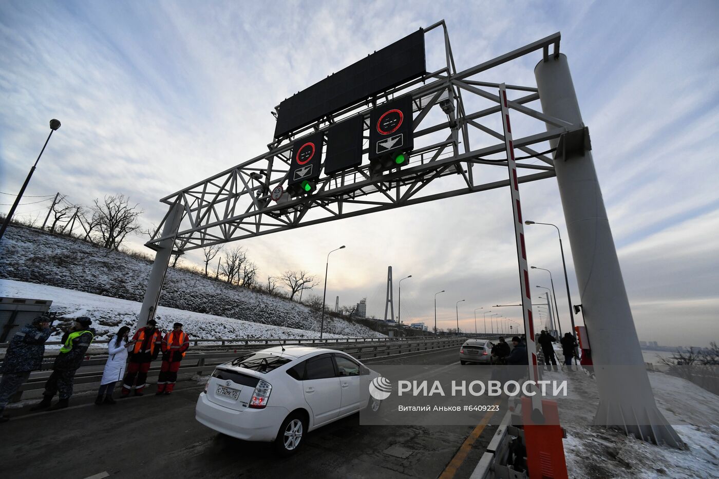 Открытие моста на остров Русский 