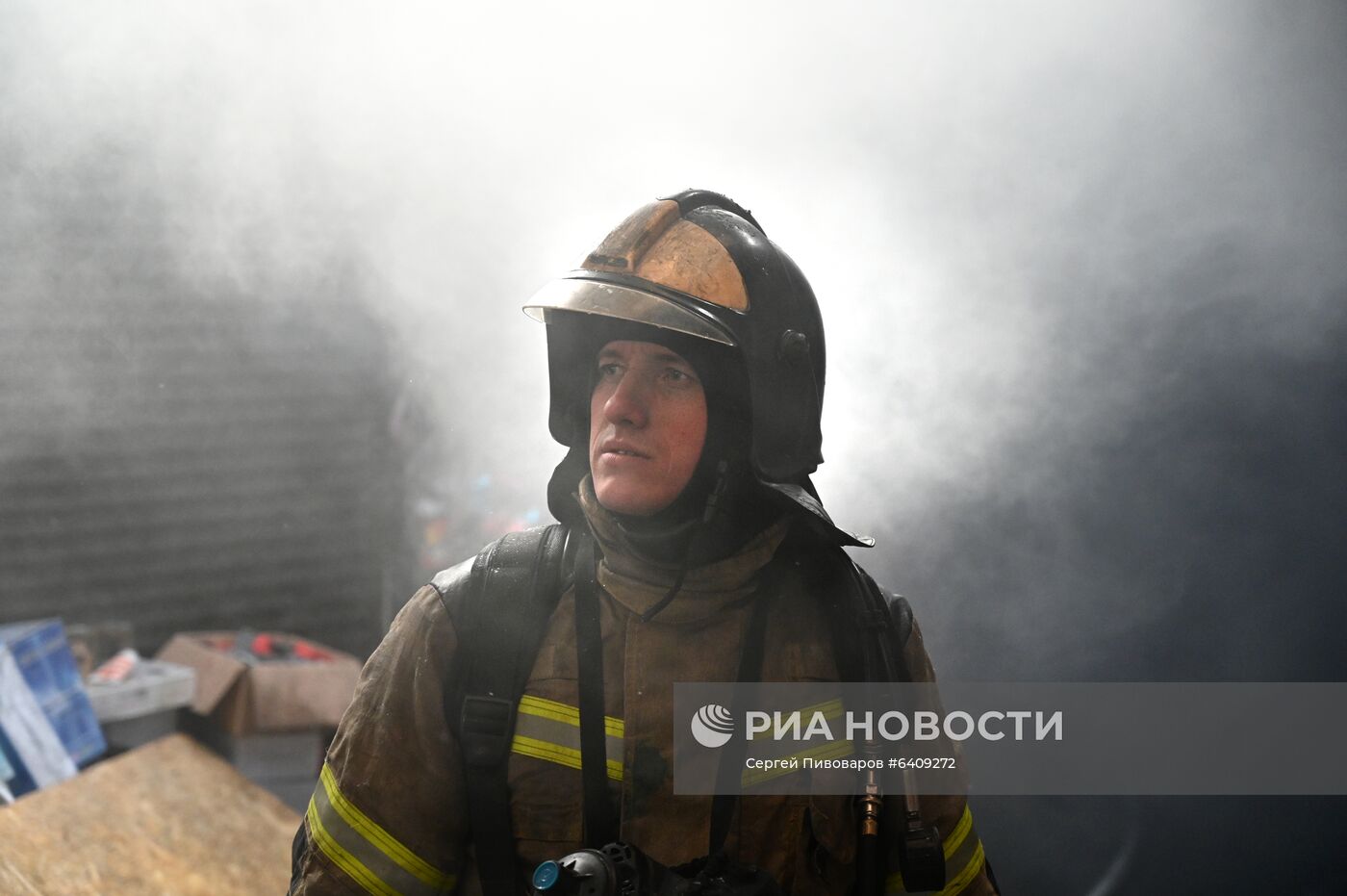 Павильон с пиротехникой горит в Ростове-на-Дону