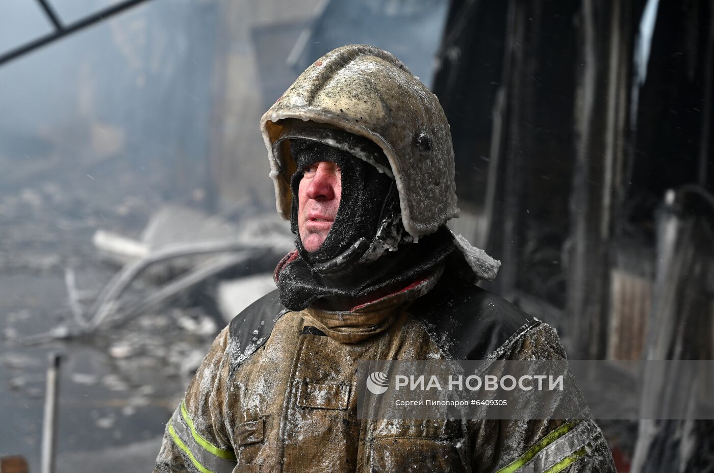 Павильон с пиротехникой горит в Ростове-на-Дону