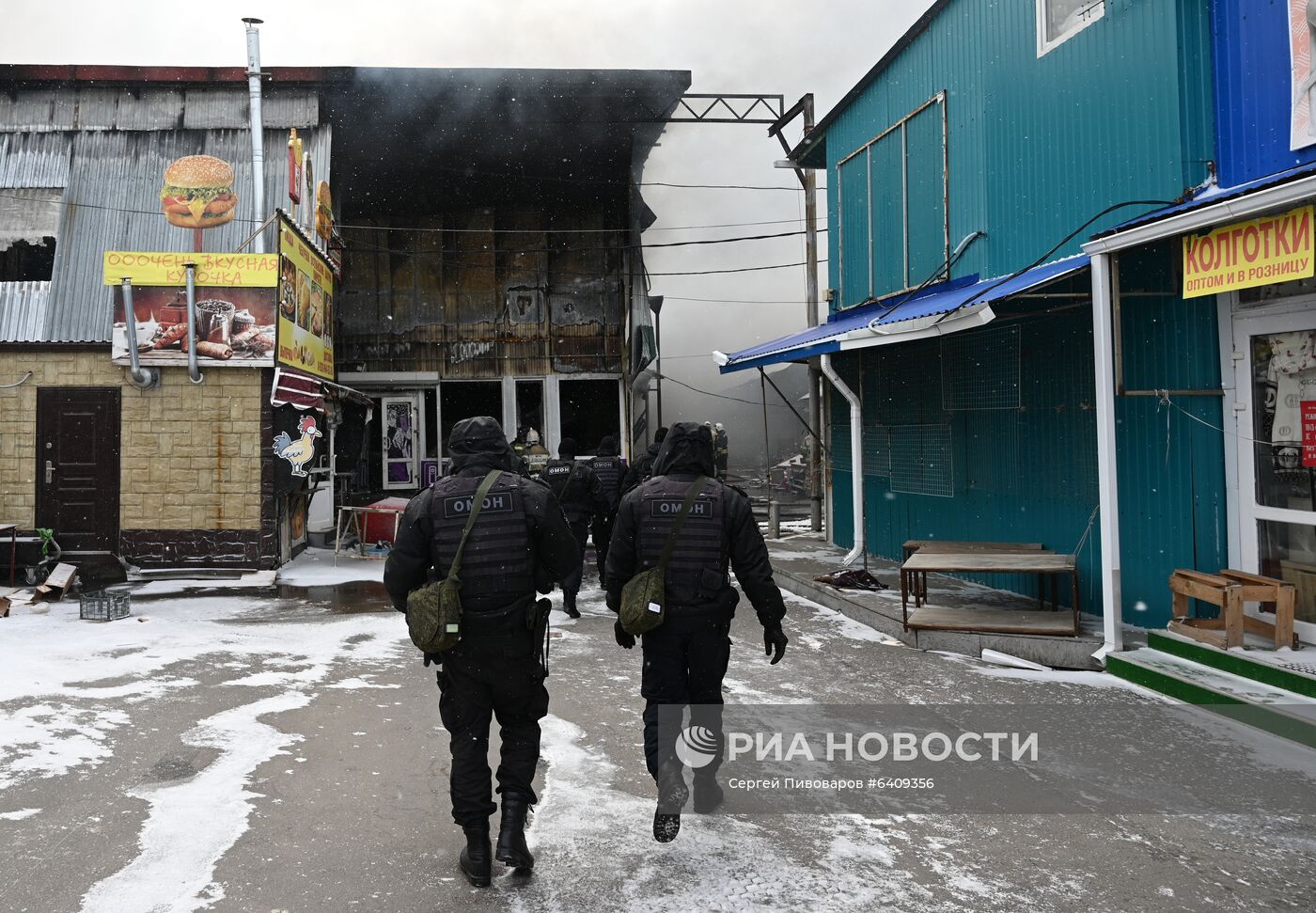 Павильон с пиротехникой горит в Ростове-на-Дону