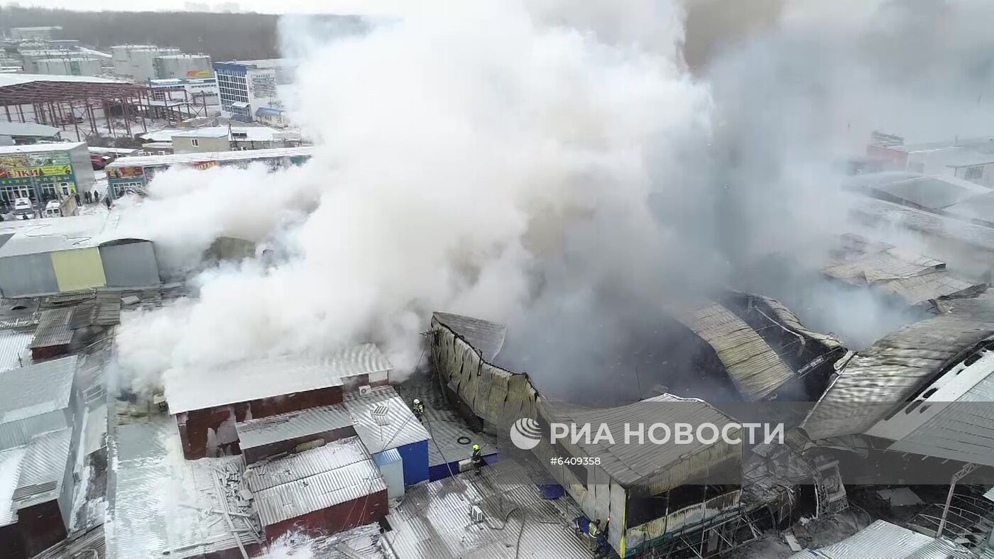 Павильон с пиротехникой горит в Ростове-на-Дону