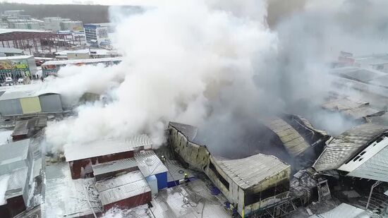 Павильон с пиротехникой горит в Ростове-на-Дону